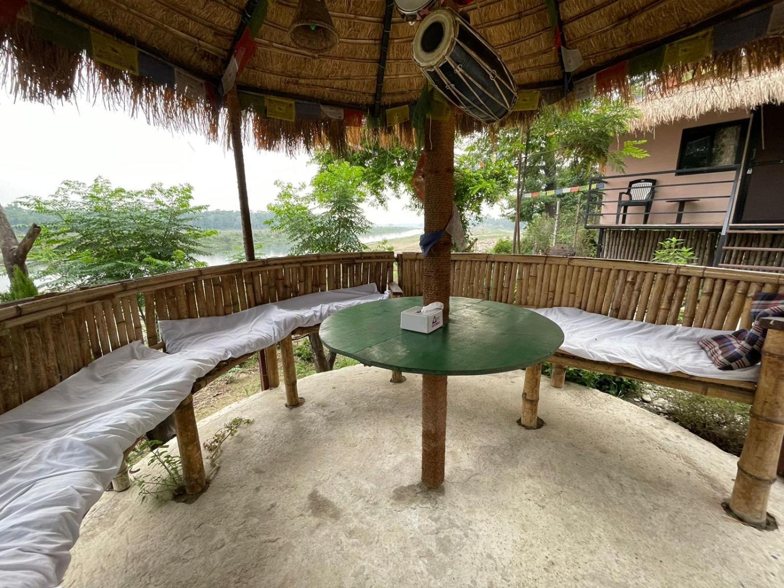 Bamby Chilling House - Feel The Nature Sauraha Kültér fotó