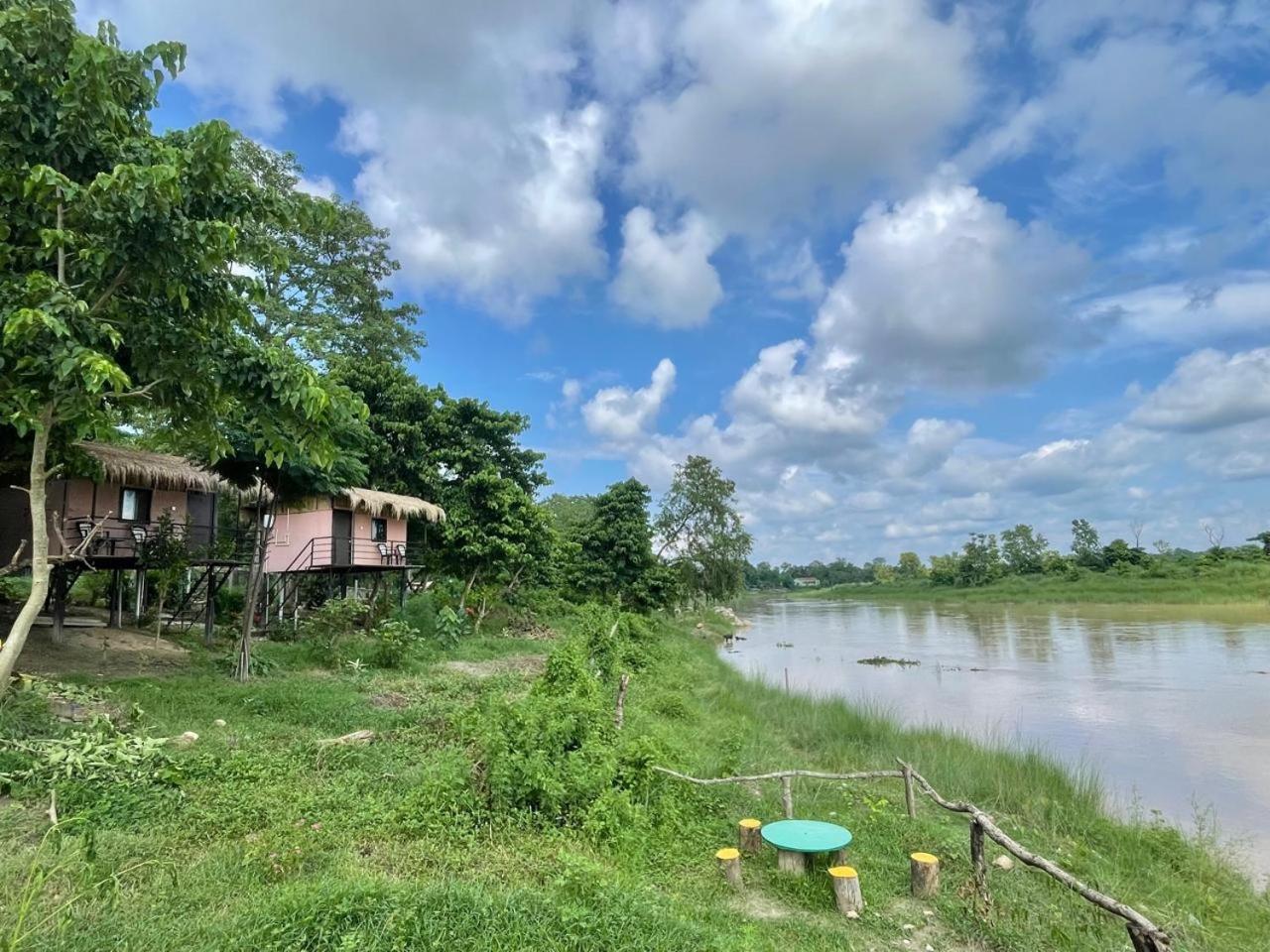 Bamby Chilling House - Feel The Nature Sauraha Kültér fotó